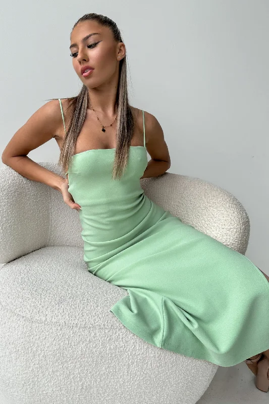 women's apple-shaped body dressesLena Midi Dress - Green