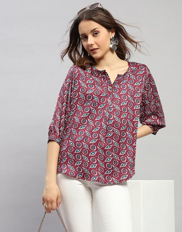 Women Maroon Printed V Neck 3/4 Sleeve Top