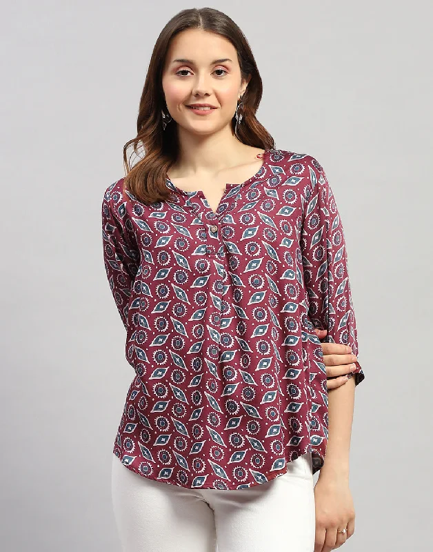 Women Maroon Printed V Neck 3/4 Sleeve Top