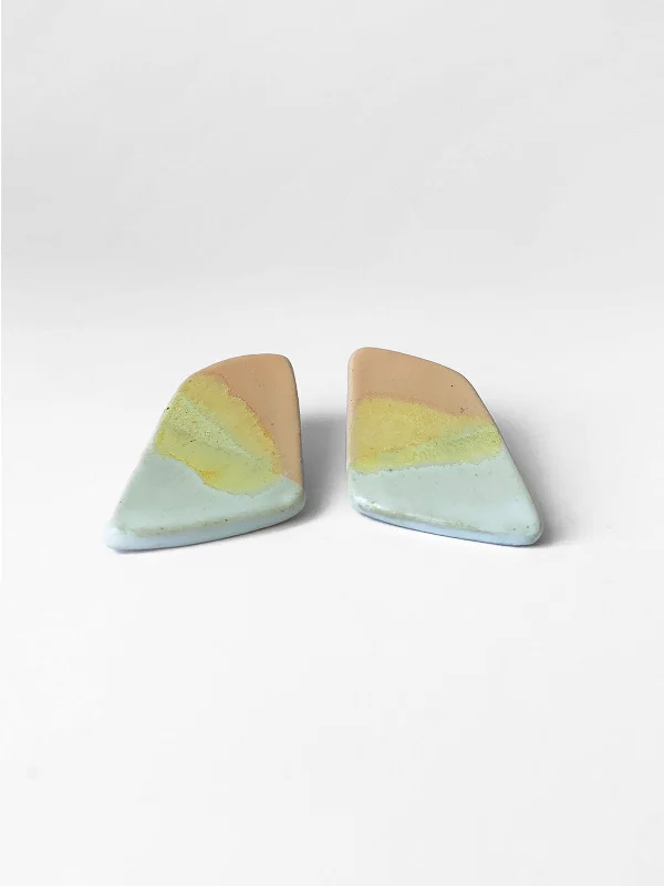 NURA ceramic stud earring